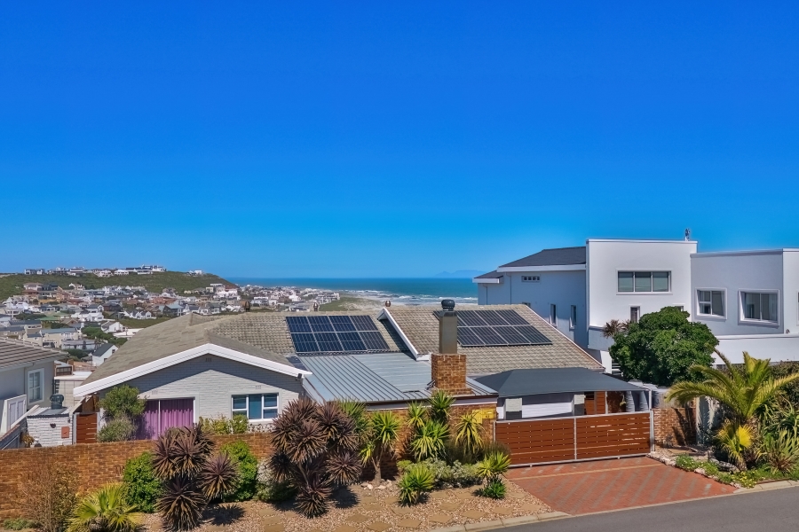 4 Bedroom Property for Sale in Yzerfontein Western Cape